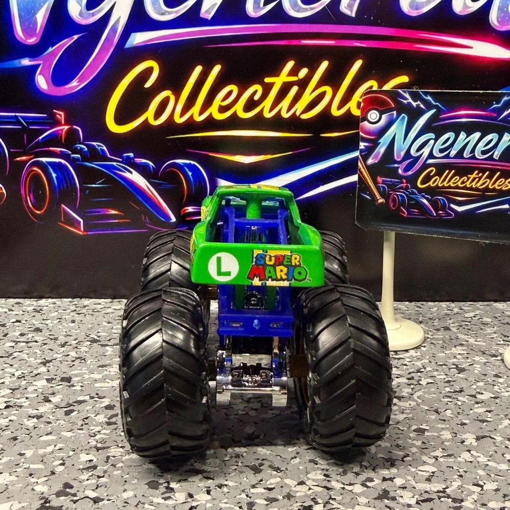 Hot Wheels Monster Jam Luigi Super Mario Green Monster Truck 1:64 Diecast 2014